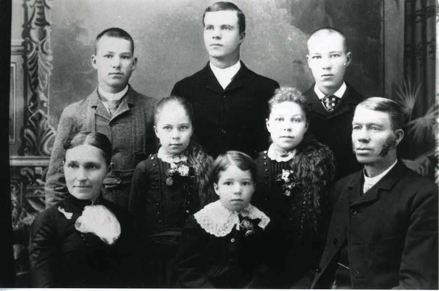 Edward and Samantha McAlister and children\n(Arthur McAlister center front)